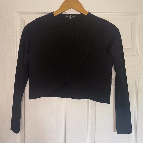 Black Polyester High/Low Crop Top. Size 4. - Picture 1 of 5